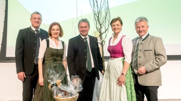 BB-Landesobmann Franz Titschenbacher mit Franz Tonner, Simone Schmiedtbauer, Maria Pein und Hubert Lang. Foto: LK/Danner